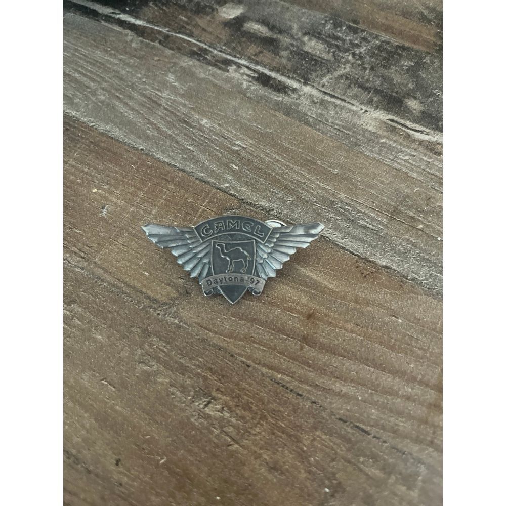 Daytona 97 camel pin